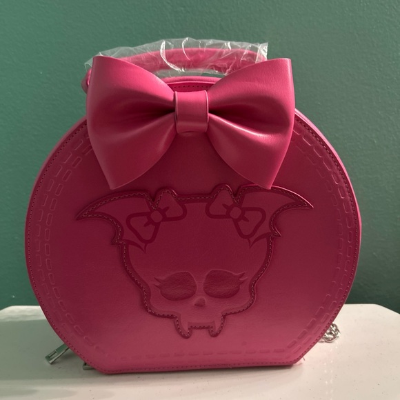 Monster High/ Hot Topic Draculaura crossbody purse . NWOT - Picture 5 of 7